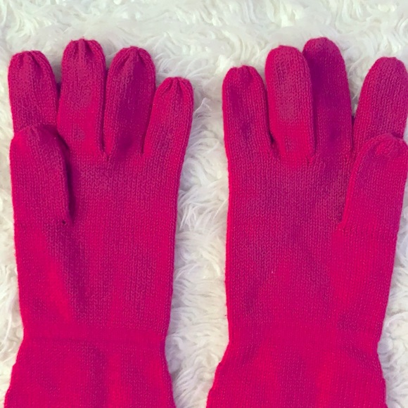 Pink gloves - Picture 3 of 5